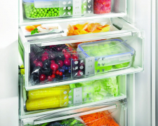 Краще не морозити: які продукти не варто зберігати в морозильній камері