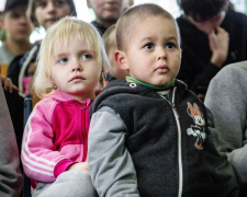 Дітей з окупованого міста Запорізької області вивозять в росію "на обстеження"