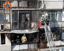 Намагався самостійно загасити вогонь – у Запоріжжі сталася пожежа із постраждалим