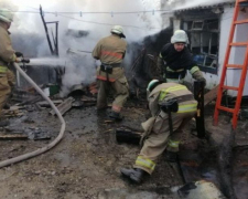 У місті Запорізької області внаслідок обстрілів сталася пожежа