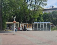 На площі в центрі Запоріжжя встановили нові МАФи - як відреагували у міськраді