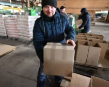 Понад 100 тонн гуманітарної допомоги за 100 днів: як Група Метінвест допомагає українцям під час війни
