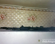 Зустрів гостя зі зброєю в руках - мешканець Запорізького району влаштував стрілянину на власному подвір&#039;ї