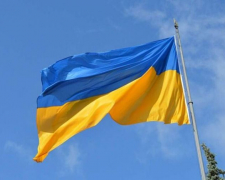 В окупованому селищі Запорізької області замайорів український прапор - фото