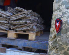 Надійна броня для бійців: військовослужбовці отримали 500 бронежилетів від Метінвесту