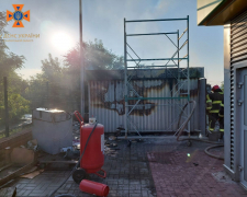 Гасили півсотні рятувальників: у Запоріжжі горіла автозаправна станція - фото