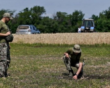У Запорізькій області військові розміновують поля для аграріїв