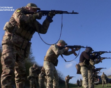 Навчають поводженню зі зброєю – у Запоріжжі працює центр стрілецької підготовки