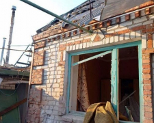 Російські військові вдарили по житловим кварталам міста Запорізької області - фото