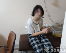 У Запоріжжі жінка вигнала доньку на вулицю під час комендантської години - дівчинка в лікарні