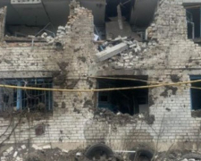 Зруйновані вщент будинки та пошкоджені автівки: окупанти обстріляли два райони Запорізької області