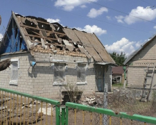 Врятувався дивом: у будинок пенсіонера із Запорізької області &quot;прилетів&quot; російський снаряд - відео