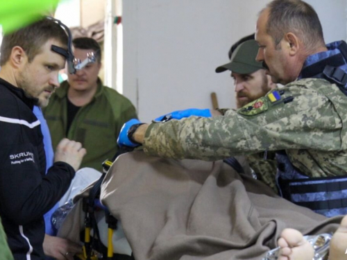 Як рятують життя пораненим біля лінії фронту в Запорізькій області - фото