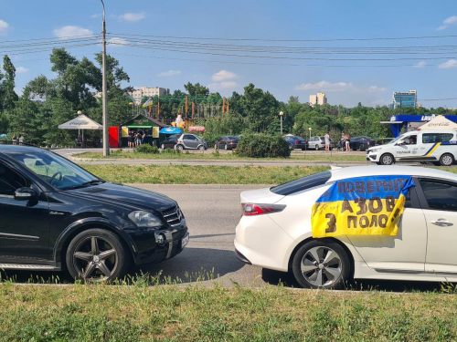 У Запоріжжі відбувся автопробіг на підтримку полонених героїв "Азовсталі" - фото