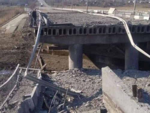 На трасі в Запорізькій області окупанти знищили міст через річку