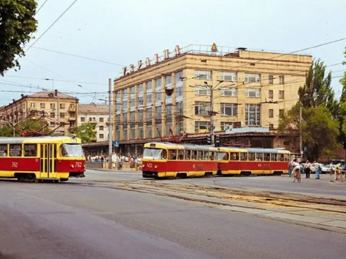 Трамваї на проспекті – як виглядала головна вулиця Запоріжжя до 2004 року (фото)