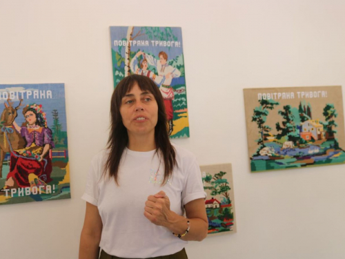 Жанна Кадирова подарує роботу з відомої серії Запорізькому обласному художньому музею