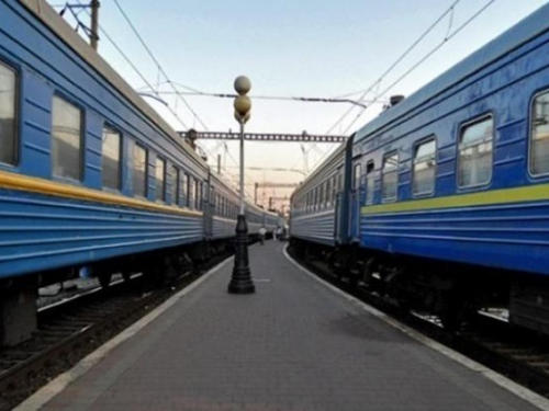 Два поїзди із Запоріжжя затримуються через російські обстріли - подробиці