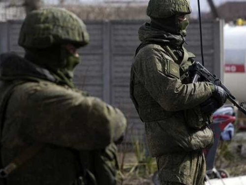 Російські військові масово грабують села поблизу окупованого Енергодара