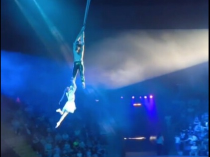 Зірвались з висоти під час виступу – у Запорізькому цирку повітряні акробати впали з п’яти метрів (відео)  