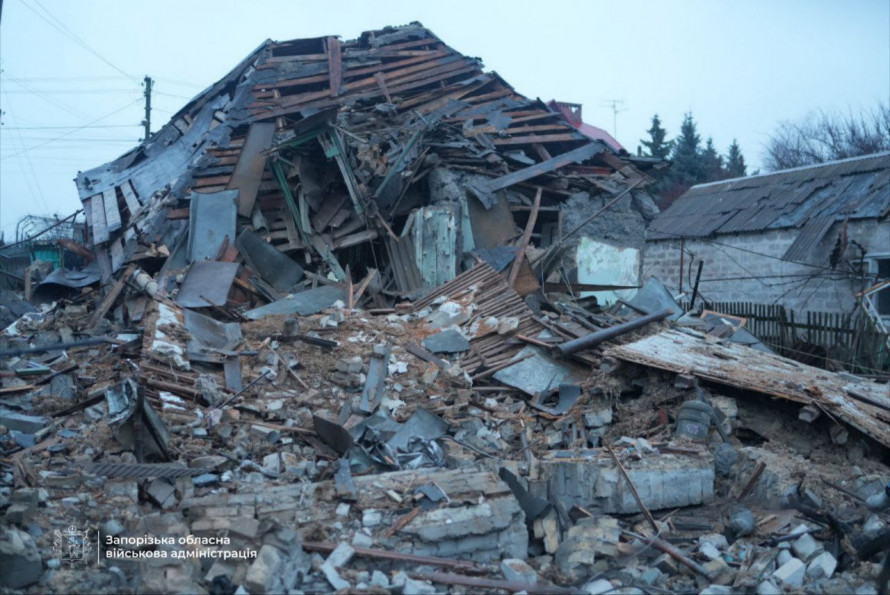 Масована атака на Запоріжжя: били дронами, КАБами та ракетами по будинках та торгових центрах - ситуація на ранок (фото, відео)