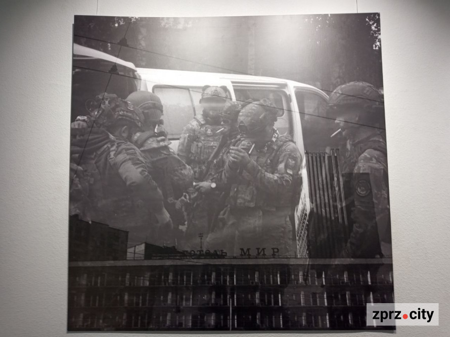 Магія співпадінь - у Запоріжжі показали незвичайне поєднання військового та тилового світів