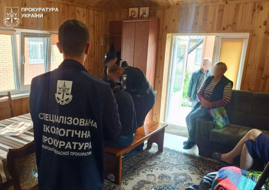 Гектари оформлював на родичів: на Запоріжжі голова громади провернув земельну схему (фото)