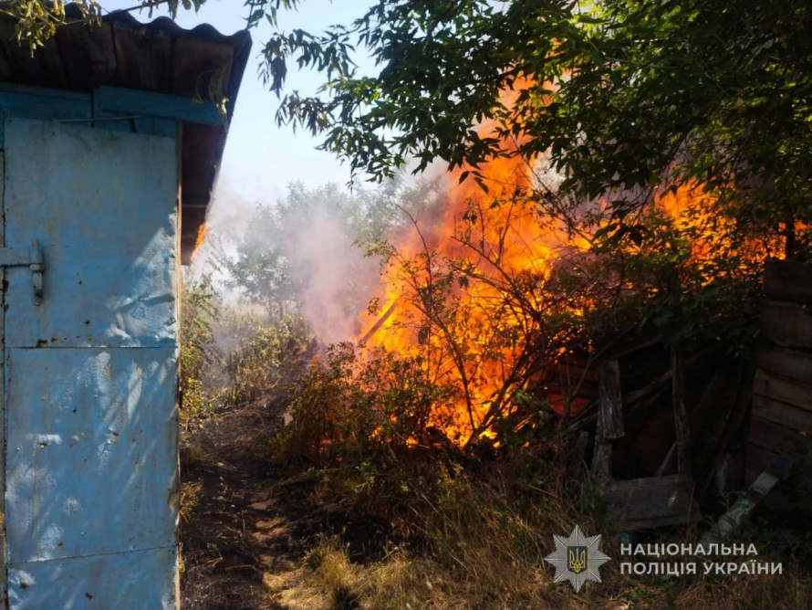 Вдарили по будинках з артилерії - у Запорізькій області під час ворожого обстрілу поранення отримала літня жінка (фото)