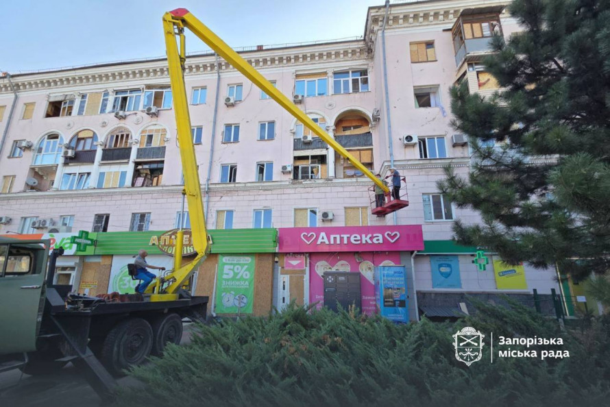 Одна загибла людина і понад 30 поранених - нова інформація про наслідки обстрілу Запоріжжя