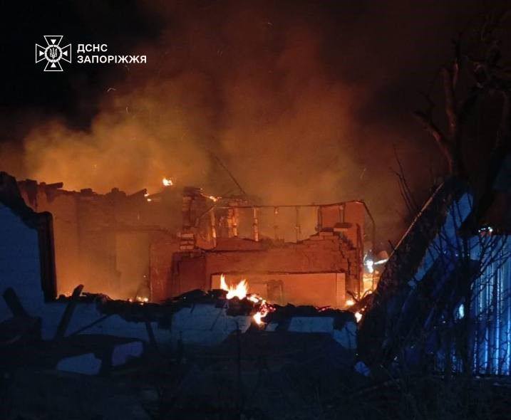 Двоє загиблих та поранені: росіяни масовано обстріляли Запорізьку область