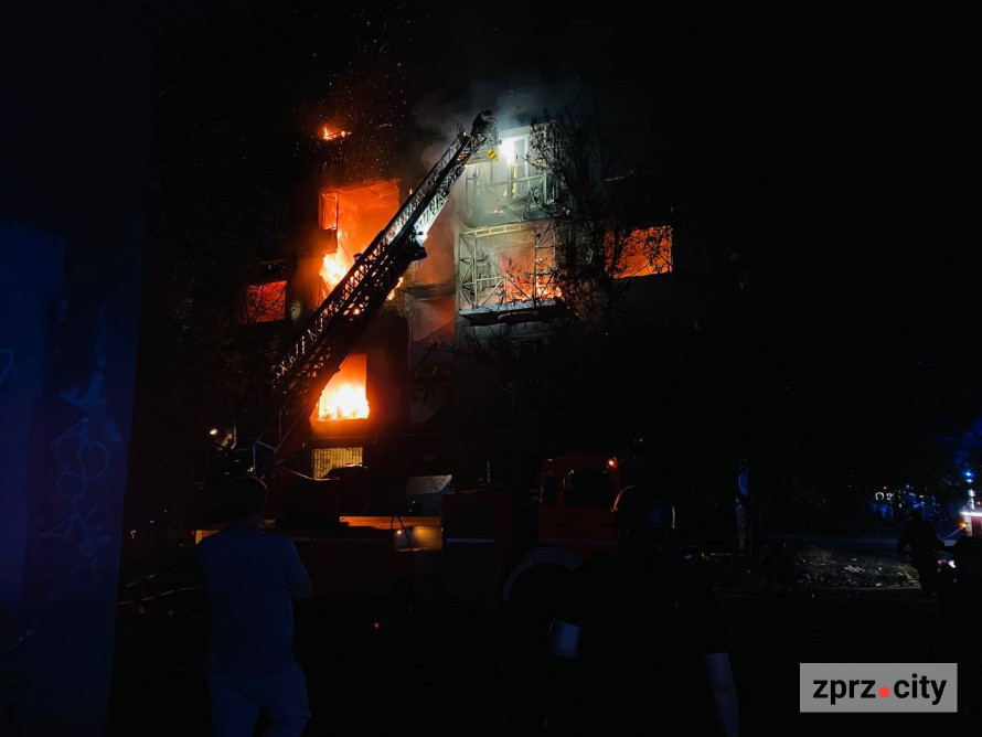 Жертви нічного ворожого удару 12 липня: під завалами будинку у Запоріжжі знайшли тіла жінок
