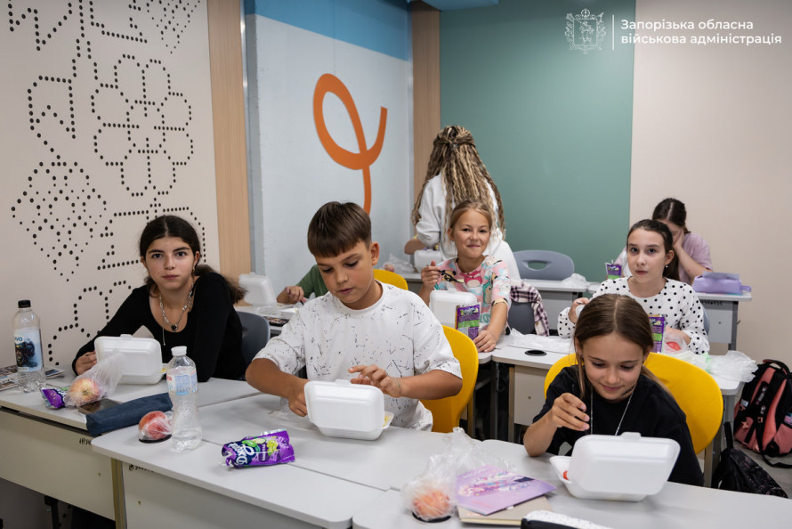 Безкоштовні гарячі обіди: чим годують запорізьких школярів - відео, фото