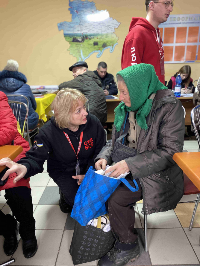 Обов’язкова евакуація через загрозу обстрілів — куди їхати мешканцям Запорізької області і як отримати допомогу