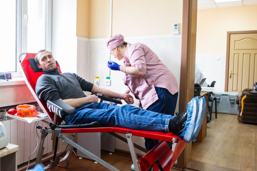 Сила допомоги: на підприємстві Метінвесту в Запоріжжі провели донорську акцію (фото)