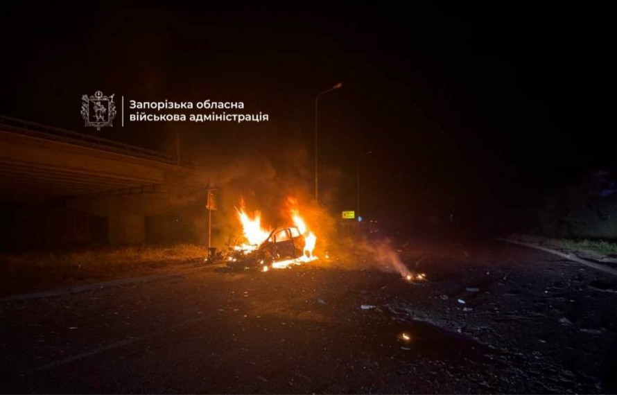 Росіяни атакували міст через Дніпро та будинок у Запоріжжі: є постраждалі (фото, відео)