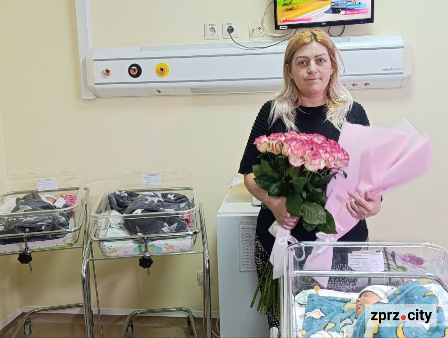 Справжнє диво - у Запоріжжі вперше з початку війни народилася трійня (фото)