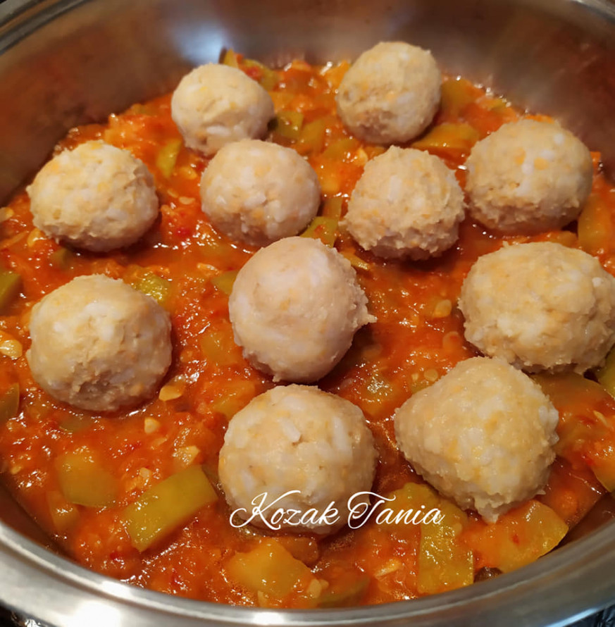 Пісні тефтелі з сочевицею та рисом: ніжно, смачно та просто