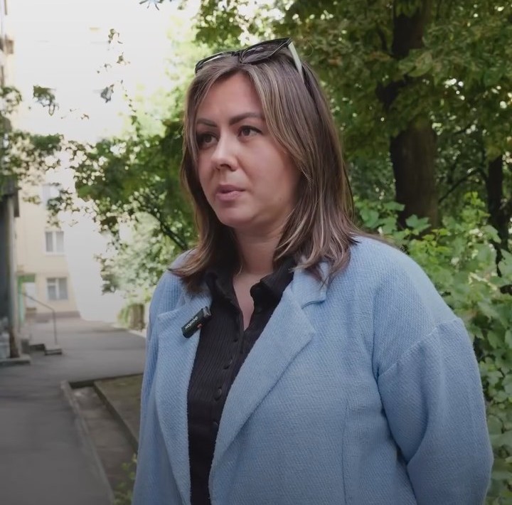 З дому на вулицю без перешкод: у Запоріжжі благодійники встановили одразу два підйомника для ветерана (фото, відео)