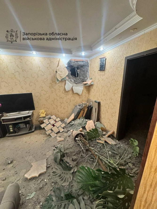 Загиблий і четверо поранених: наслідки масованих атак на Запоріжжя та район (фото, відео)