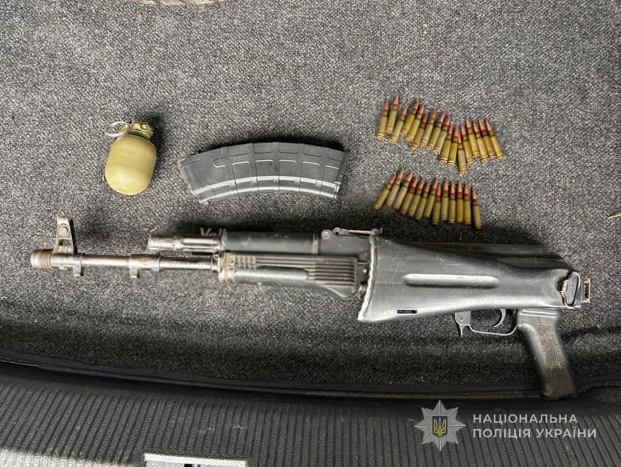 «Заробляв» на автоматах і гранатах - у Запоріжжі викрили торговця зброєю (фото)