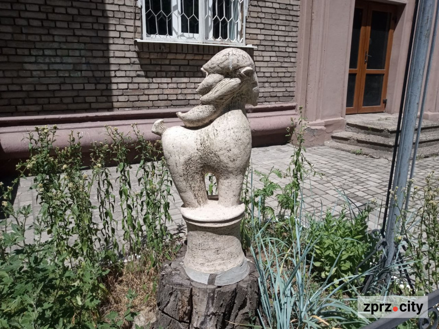 У центрі Запоріжжя стоять скульптури, зроблені дітьми - фото
