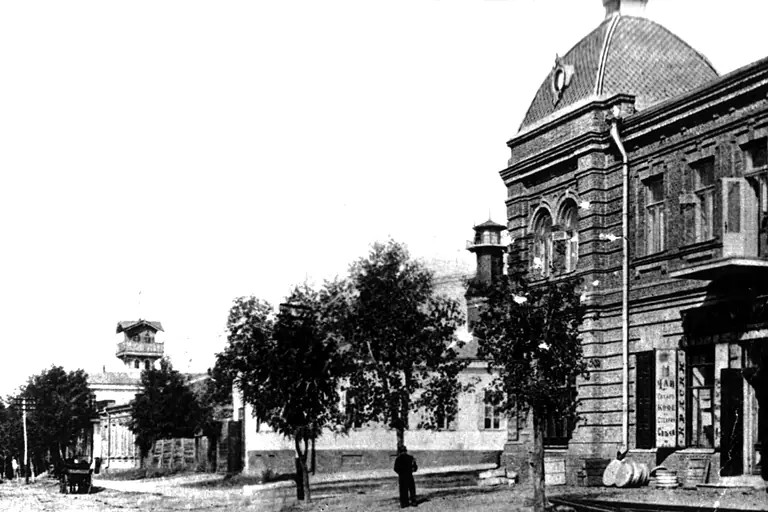 Пережив кілька історичних епох - у Запоріжжі 119 років тому затвердили будівництво прибуткового будинку