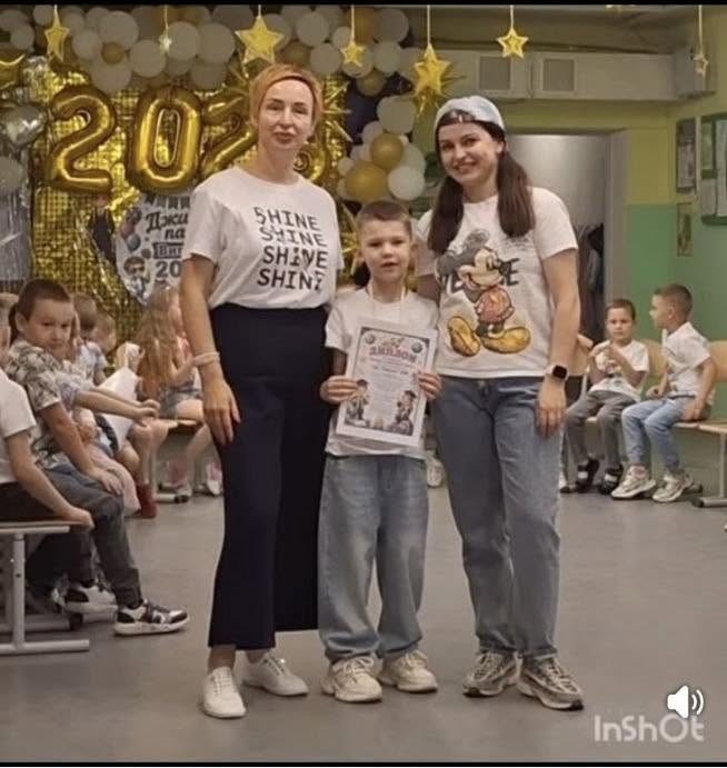 "Трагедія забрала життя мами нашого випускника": у запоріжанки, яка загинула внаслідок удару дрону по маршрутці, залишився син