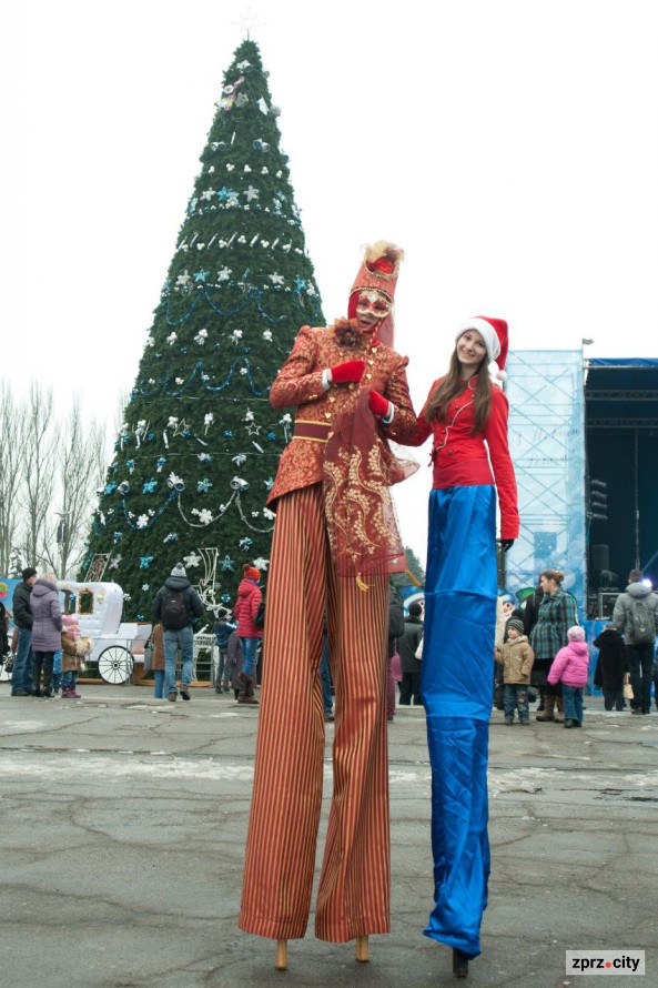 Казка мирних часів – як у Запоріжжі протягом 20 років змінювалася новорічна ялинка (фото)