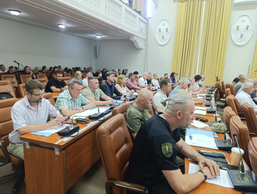 Житло для військових, укриття для школярів і відновлення будинків - як розподілили кошти на сесії Запорізької міськради