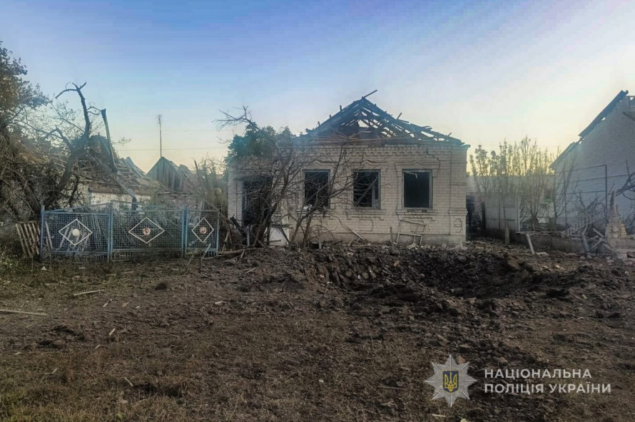 Троє поранених, пожежі та пошкоджене підприємство: що відомо про обстріли Запоріжжя 18 вересня (фото)
