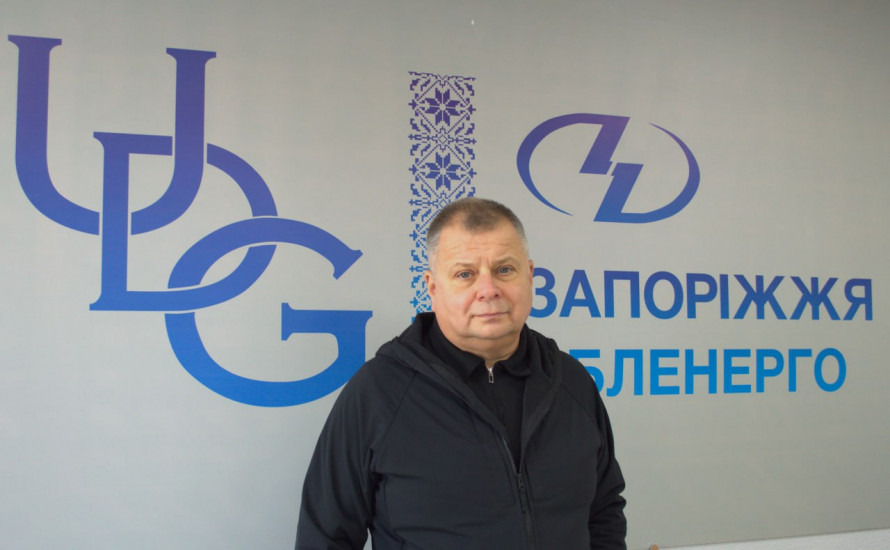 Поцілили дроном під час ремонту мереж - у Запорізькій області окупанти вдарили по машині енергетиків (фото)