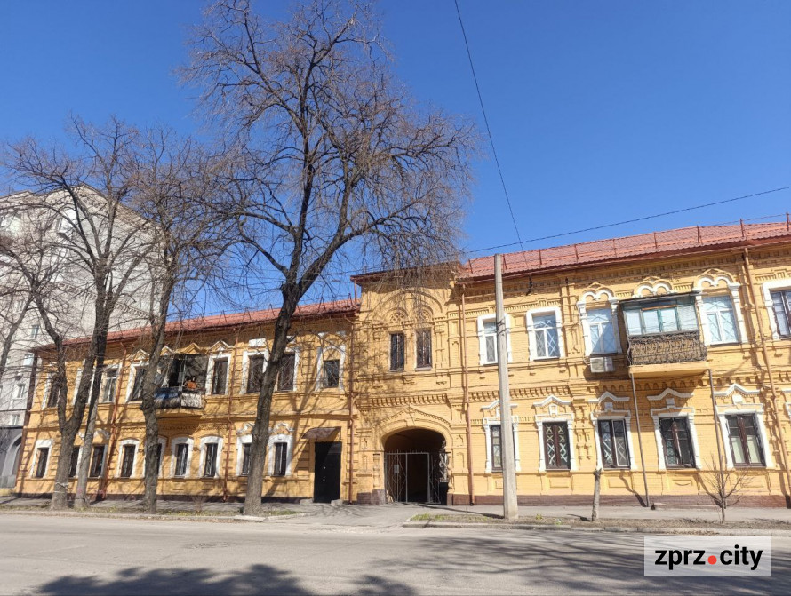 Атмосфера старого міста: які незвичайні будівлі можна побачити в історичному центрі Запоріжжя (фото)