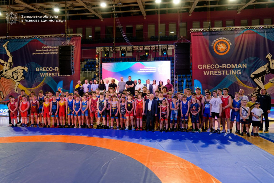 Одна з головніших спортивних подій року: у Запоріжжі відбулися всеукраїнські змагання з греко-римської боротьби (фото)