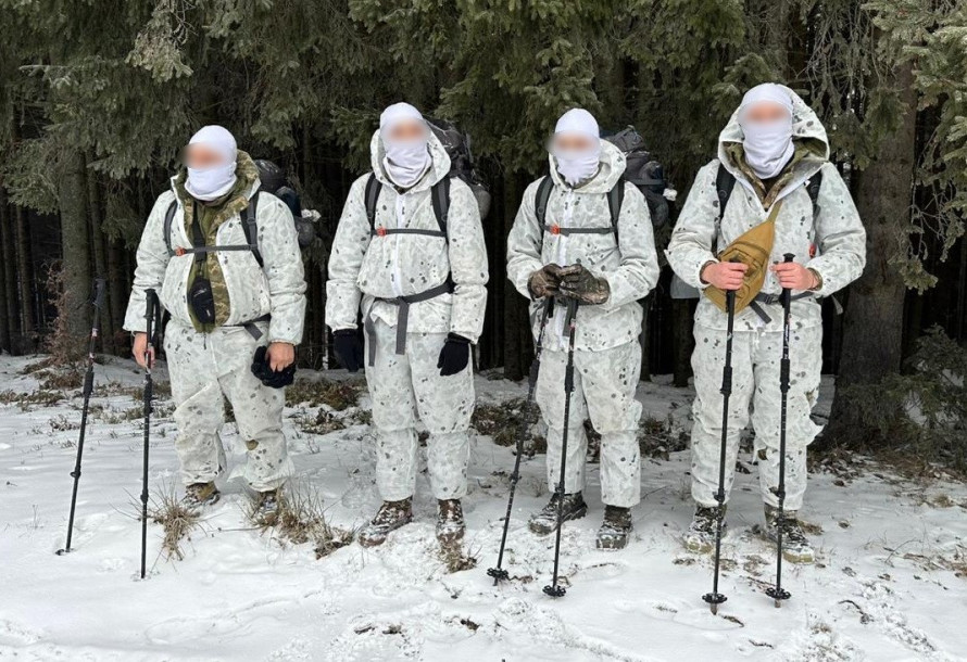 У Чернівецькій області затримали чотирьох замаскованих запоріжців (фото)